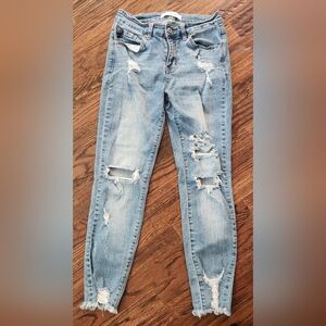 Kancan jeans sz 7 distressed